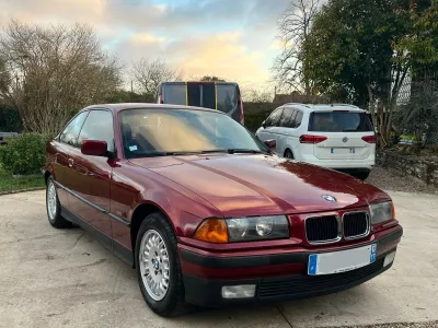 BMW  320i coupé
